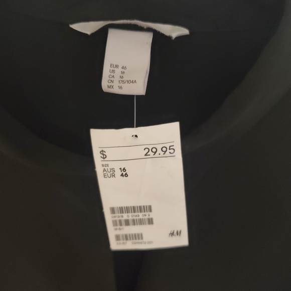 Black Blouse - Picture 5 of 5